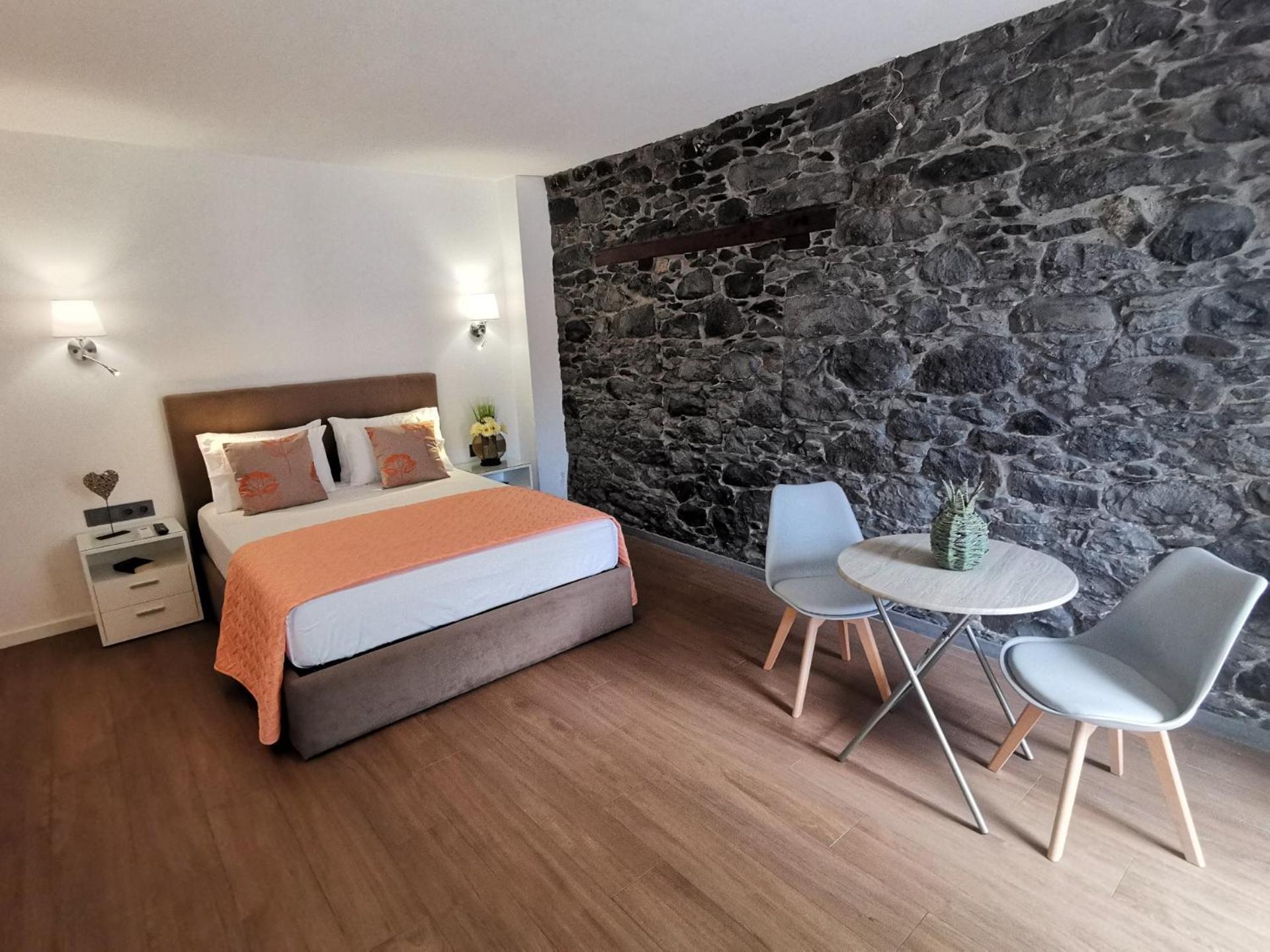 Chale Esmeralda - Charming Studios In Calheta Beach Exterior foto