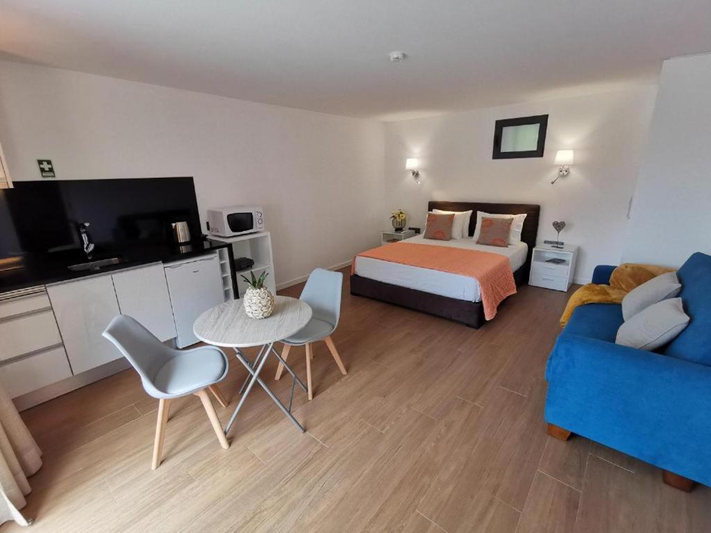 Chale Esmeralda - Charming Studios In Calheta Beach Exterior foto