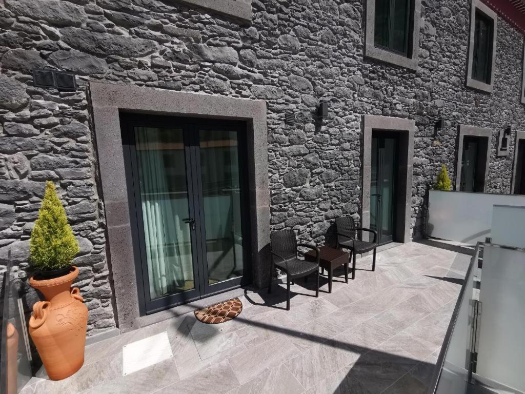 Chale Esmeralda - Charming Studios In Calheta Beach Exterior foto